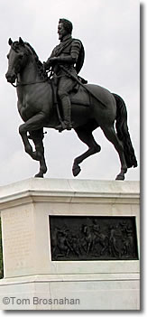 Equestrian statue of King Henri IV at Pont Neuf, Paris, France