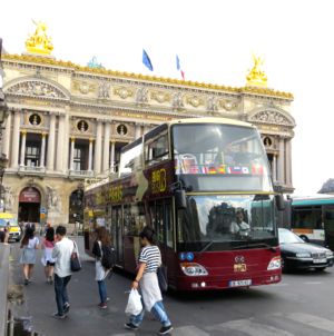Big Bus Paris in front of Opéra