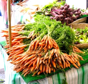 Carrots and beets, Raspail market, Paris