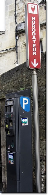 Horodateur (parking ticket machine), France